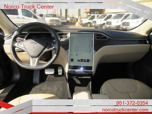 Used 2013 Tesla Model S Performance image 10