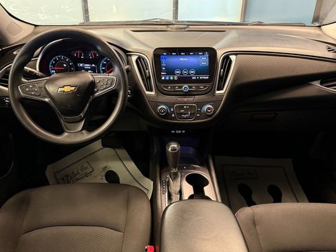 Used 2019 Chevrolet Malibu LS image 9