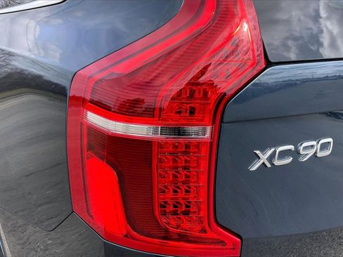 Used 2022 Volvo XC90 T6 Momentum w/ Advanced Package image 20