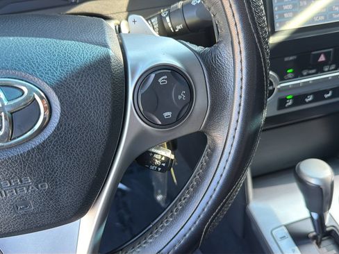 Used 2012 Toyota Camry SE FWD image 19