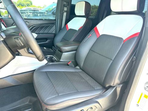 Used 2024 GMC Canyon AT4X AWD/4WD image 17