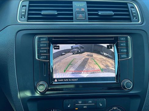 Used 2017 Volkswagen Jetta SE FWD image 15