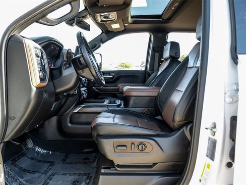 Used 2022 Chevrolet Silverado 2500 High Country w/ Safety Package II image 3