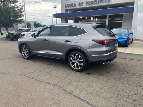 Used 2023 Acura MDX SH-AWD w/ Technology Package image 9