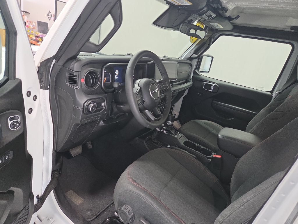 Used 2026 Jeep Wrangler Unlimited Rubicon AWD/4WD image 32