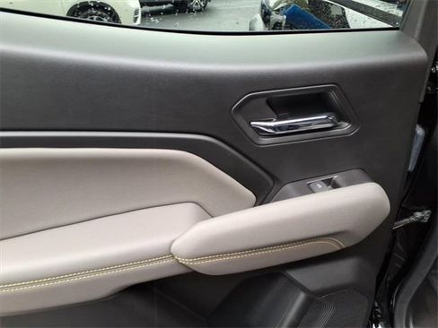 Used 2024 Chevrolet Colorado ZR2 w/ Technology Package image 7