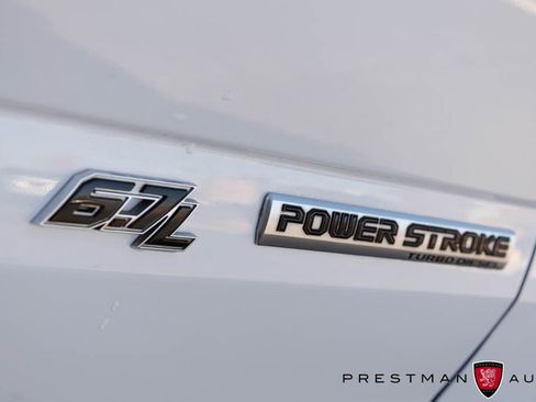 Used 2019 Ford F250 Lariat w/ Lariat Value Package image 4