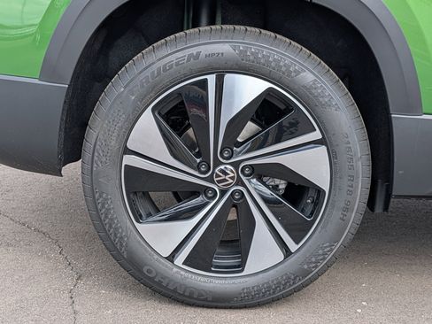 New 2026 Volkswagen Taos SE AWD/4WD image 5