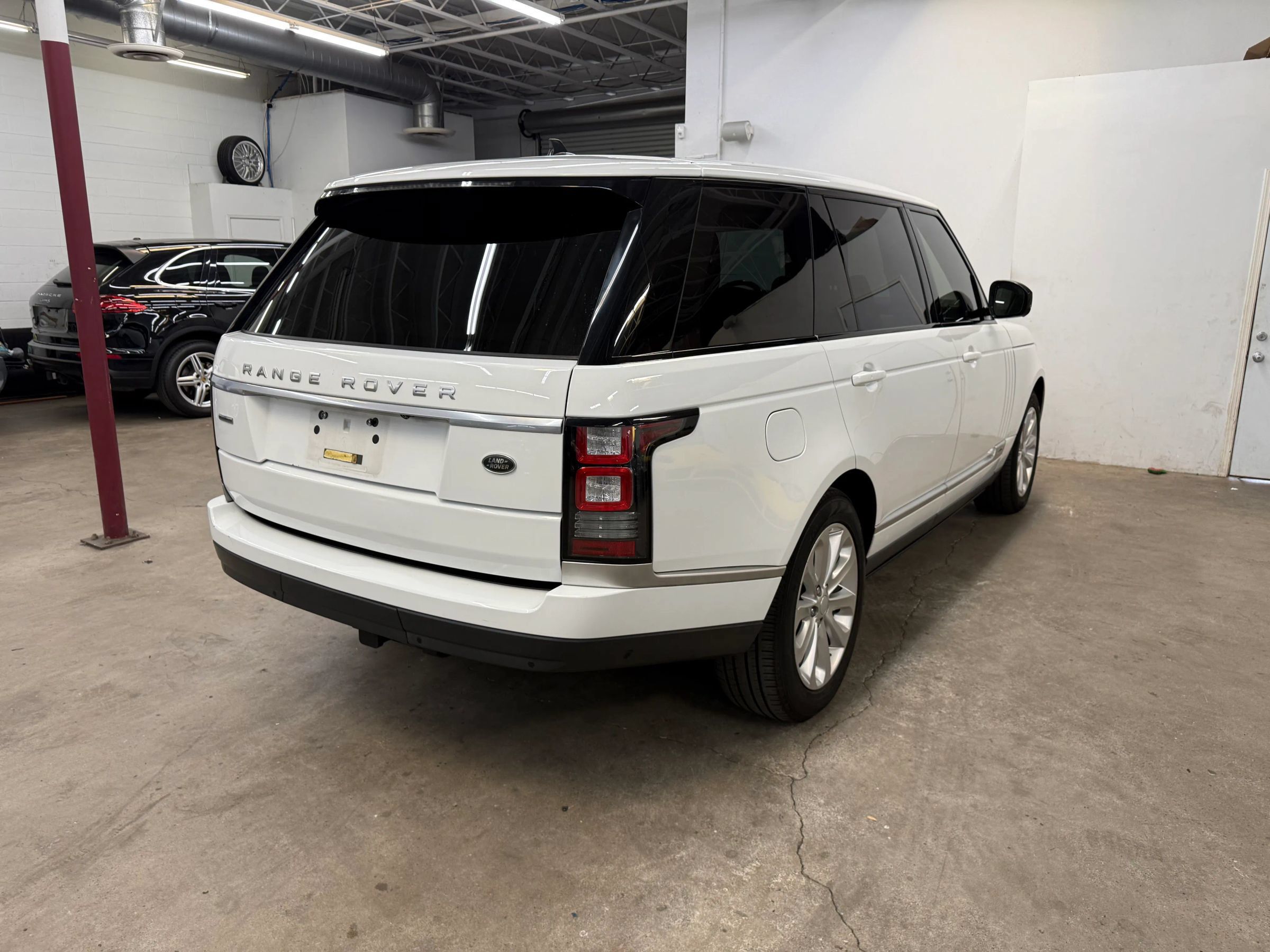 Used 2015 Land Rover Range Rover Long Wheelbase Supercharged AWD/4WD image 5