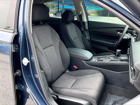 Used 2025 Honda Accord SE image 9