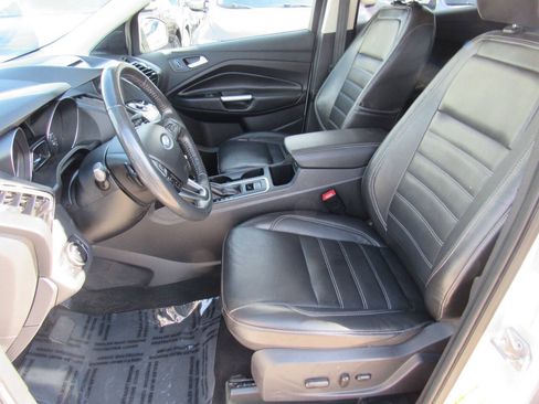 Used 2017 Ford Escape Titanium FWD image 28