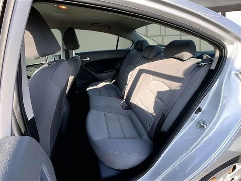 Used 2017 Kia Forte LX FWD image 28