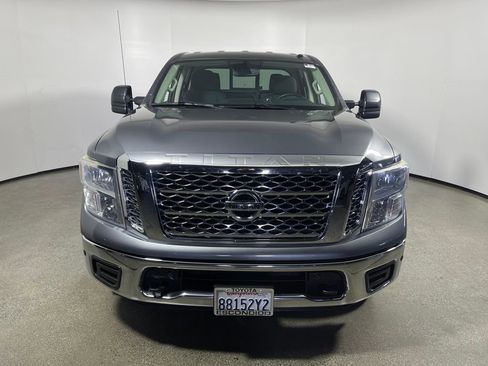 Used 2019 Nissan Titan SV w/ SV Convenience Package image 8
