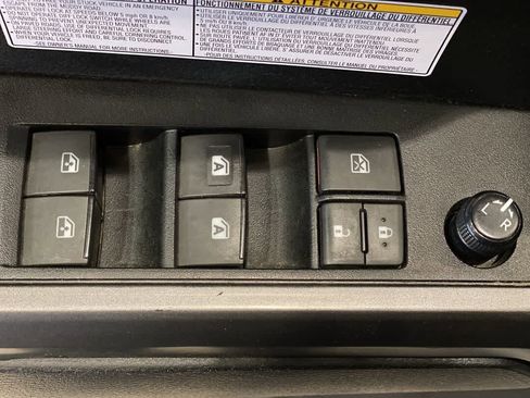 Used 2019 Toyota Tacoma TRD Off-Road image 16