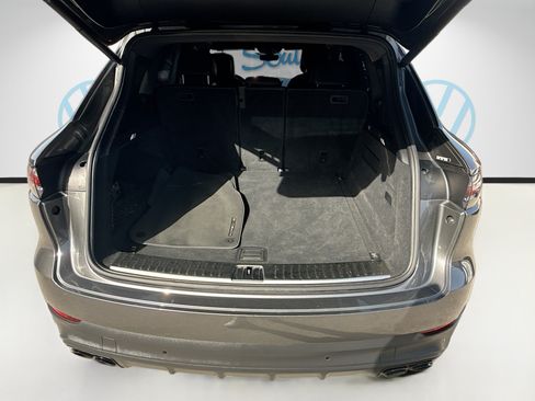 Used 2020 Porsche Cayenne AWD/4WD image 27
