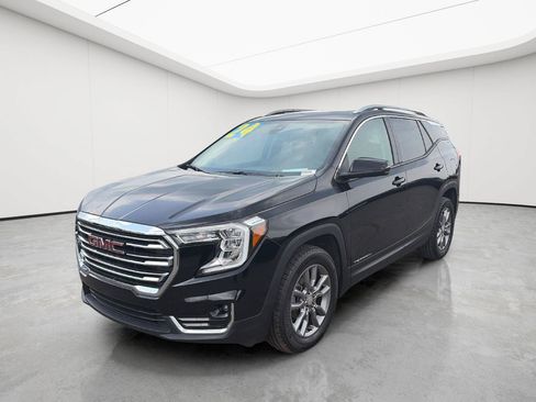 Used 2024 GMC Terrain SLT AWD/4WD image 3
