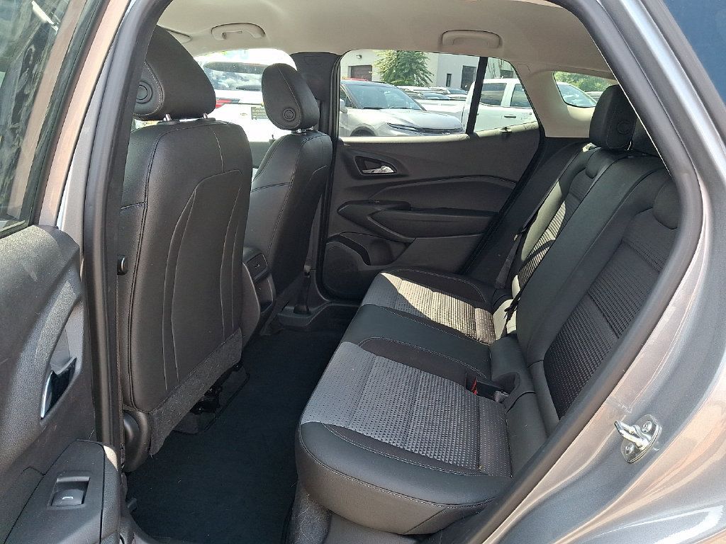 Used 2025 Chevrolet Trax LT w/ Driver Confidence Package FWD image 12