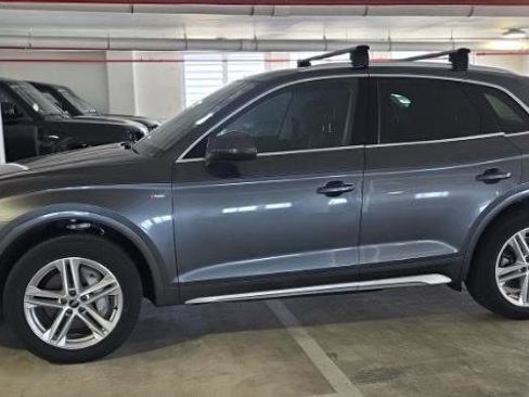 Used 2023 Audi Q5 e Premium w/ Convenience Package AWD/4WD image 5