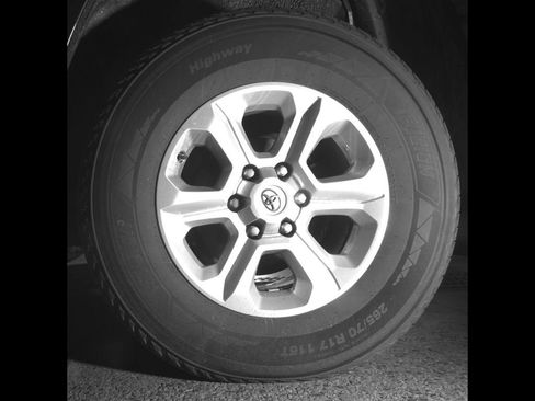 Used 2020 Toyota 4Runner SR5 Premium w/ Moonroof Package image 15