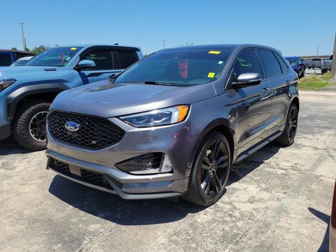Used 2022 Ford Edge ST w/ Equipment Group 401A AWD/4WD image 3