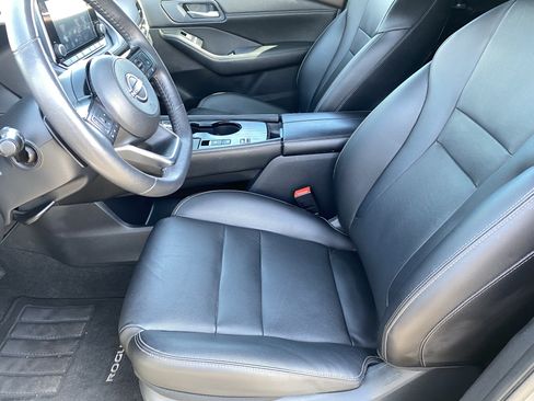 Used 2023 Nissan Rogue SL FWD image 17