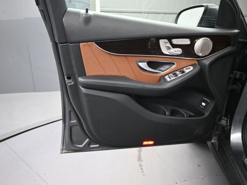 Used 2021 Mercedes-Benz GLC 300 4MATIC image 14