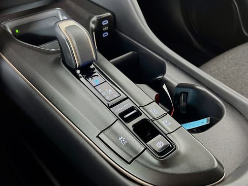 Certified 2023 Toyota Crown AWD/4WD image 16