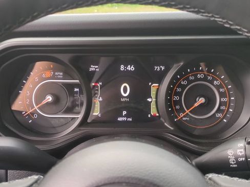 Used 2025 Jeep Wrangler Unlimited Rubicon AWD/4WD image 32