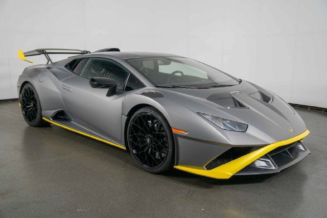 Used 2022 Lamborghini Huracan STO RWD image 2