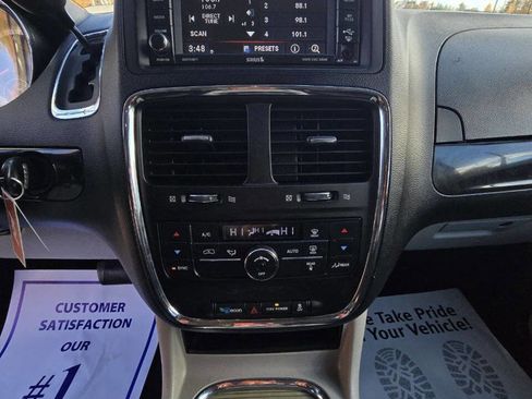 Used 2013 Dodge Grand Caravan Crew image 21