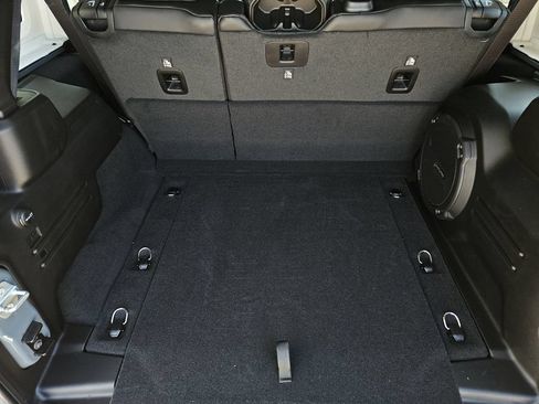 New 2026 Jeep Wrangler Unlimited Rubicon AWD/4WD image 24