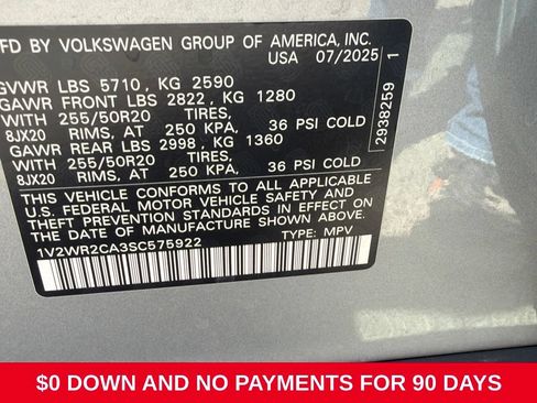 Used 2025 Volkswagen Atlas SE FWD image 3