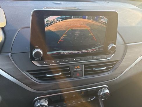 Used 2025 Nissan Altima 2.5 SV image 28