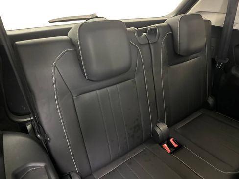 Used 2023 Volkswagen Tiguan SE w/ Panoramic Sunroof Package FWD image 41