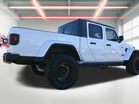 New 2026 Jeep Gladiator Sport image 3