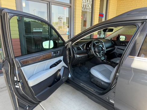 Used 2018 Subaru Outback 3.6R Limited AWD/4WD image 15