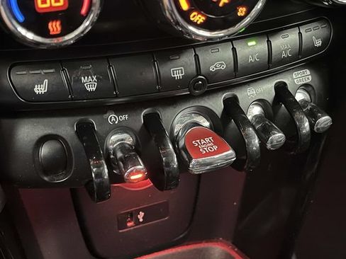 Used 2019 MINI Cooper S FWD image 32