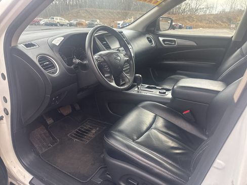 Used 2018 Nissan Pathfinder SL image 10