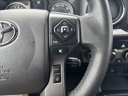 Used 2021 Toyota Tacoma TRD Off-Road image 19