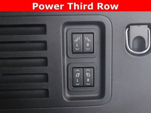 Used 2025 Chevrolet Traverse RS w/ LPO, Floor Liner Package image 33