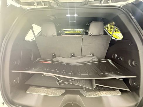 Used 2023 GMC Yukon Denali Ultimate image 54