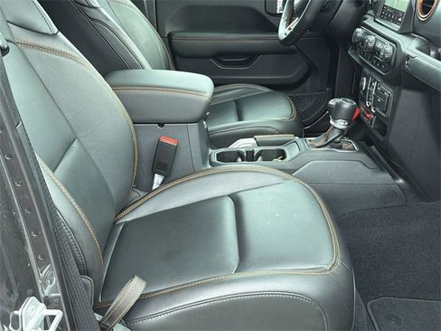 Used 2021 Jeep Gladiator Mojave image 36