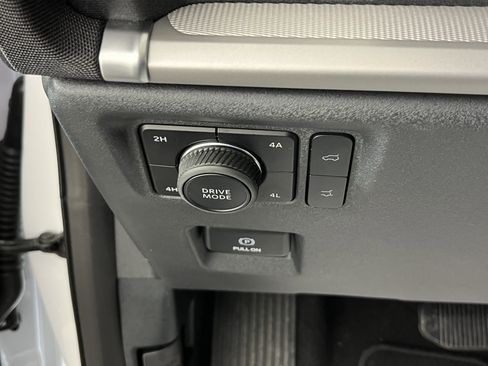 Used 2025 Ford Expedition Active image 20