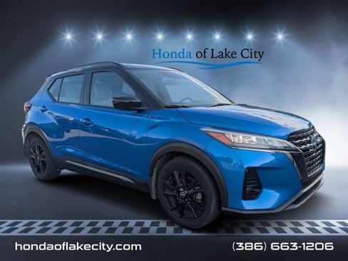 Used 2023 Nissan Kicks SR w/ SR Premium Package FWD image 1