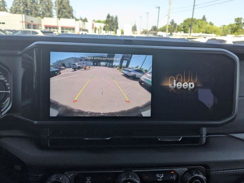 Used 2024 Jeep Wrangler Unlimited Rubicon 4xe AWD/4WD image 24
