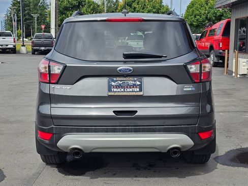 Used 2018 Ford Escape SEL w/ Canadian Touring Package AWD/4WD image 4
