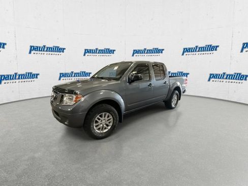 Used 2016 Nissan Frontier SV w/ SV Value Truck Package AWD/4WD image 5