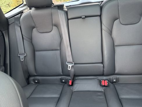 Certified 2025 Volvo XC60 B5 Plus image 35