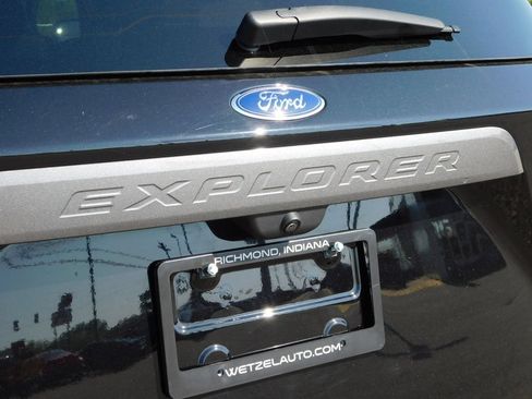 Used 2023 Ford Explorer XLT w/ Equipment Group 202A AWD/4WD image 51