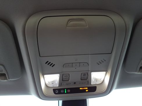 Used 2017 Cadillac XT5 Luxury w/ Driver Awareness Package image 21